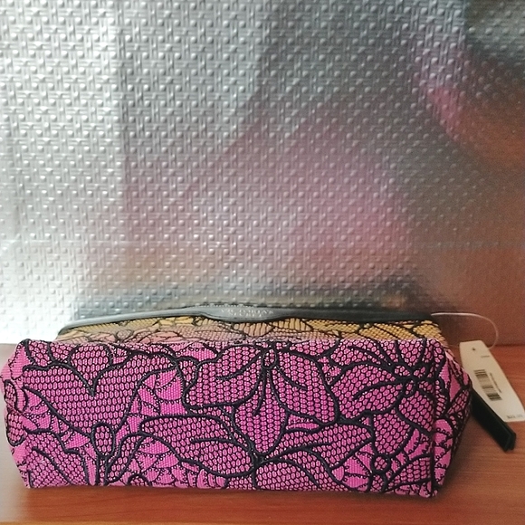 BNWT Victoria's Secret Ombre Floral Patterned Makeup Bag - Picture 5 of 9